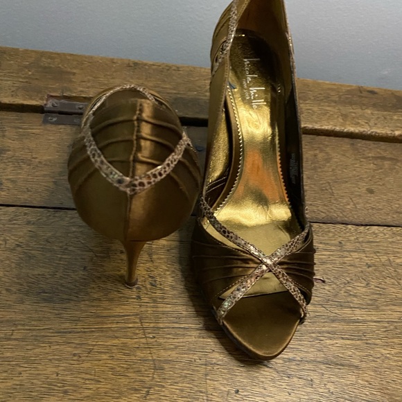 Nicole Miller high heels size 10 B 40 bronze color - Picture 4 of 7